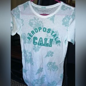Juniors Aeropostale T-Shirts (Lot of 4) total. 2 are XS/and 2 are S. Like new